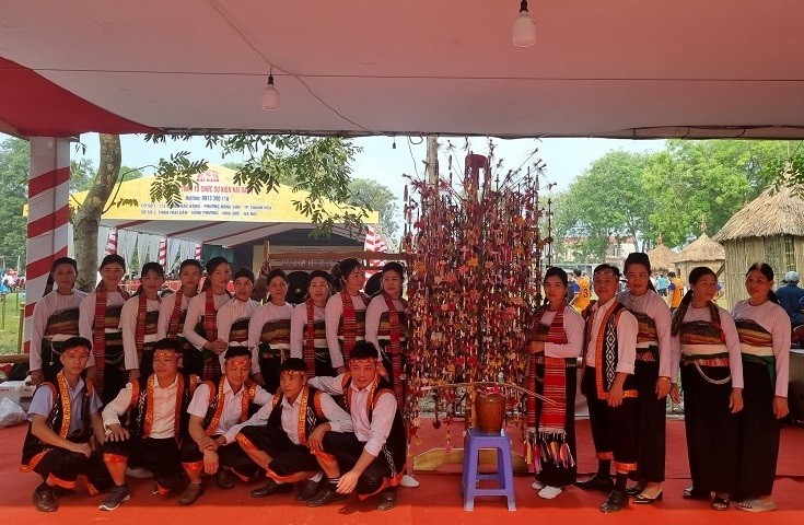 Trình diễn các di sản văn hoá phi vật thể tiêu biểu ở huyện Thọ Xuân Trình diễn các di sản văn hoá phi vật thể tiêu biểu ở huyện Thọ Xuân