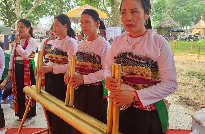 Trình diễn các di sản văn hoá phi vật thể tiêu biểu ở huyện Thọ Xuân Trình diễn các di sản văn hoá phi vật thể tiêu biểu ở huyện Thọ Xuân