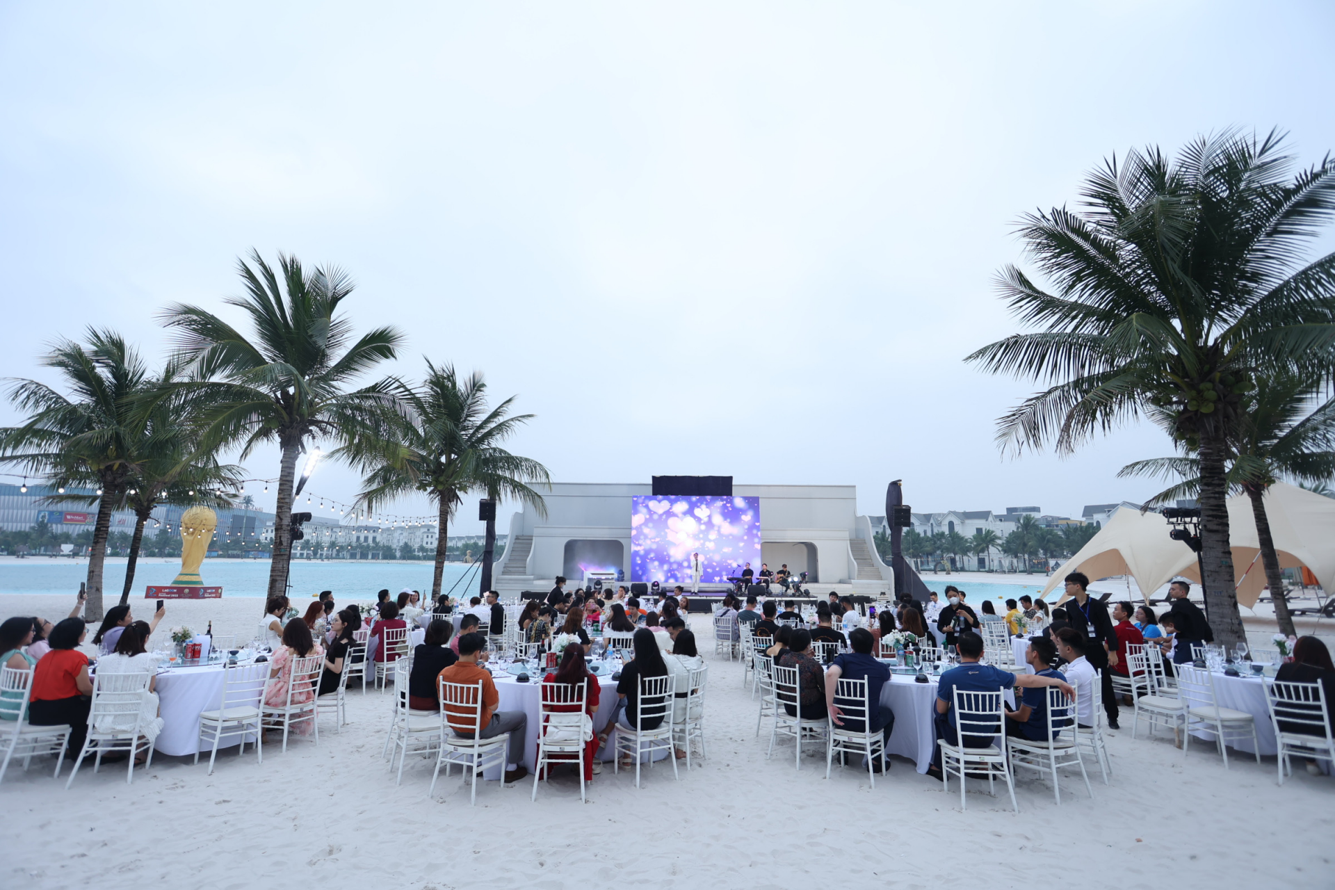 Toàn cảnh buổi “ RA MẮT SẢN PHẨM DU LỊCH từ VINHOMES OCEAN PARK cho đến PHÚ QUỐC ”được tổ chức tại Lagoon On Sand - Thiên đường biển giữa lòng Thủ đô  Toàn cảnh buổi “ RA MẮT SẢN PHẨM DU LỊCH từ VINHOMES OCEAN PARK cho đến PHÚ QUỐC ”được tổ chức tại Lagoon On Sand - Thiên đường biển giữa lòng Thủ đô