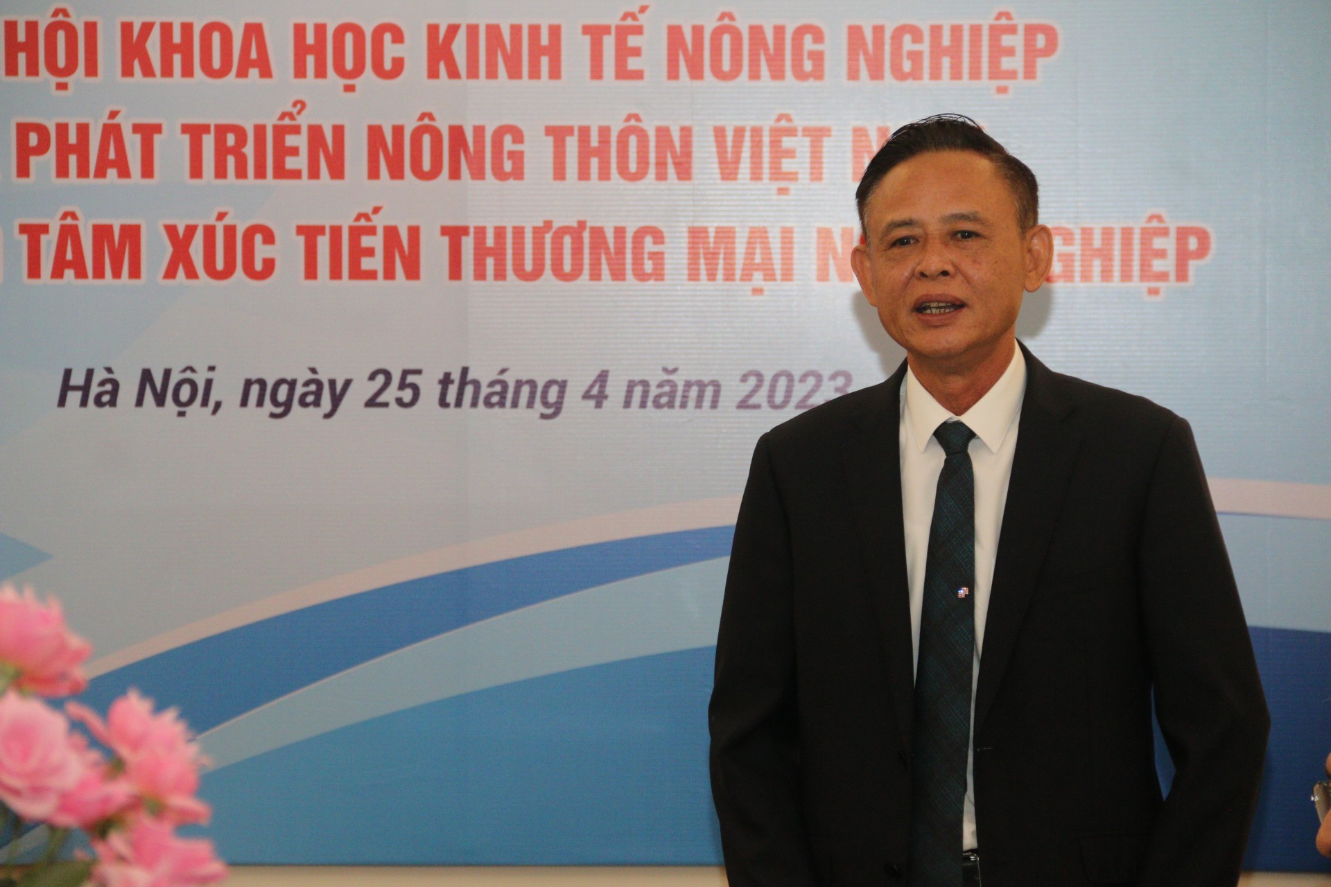 Chủ tịch Hội – TS. Hà Công Tuấn Chủ tịch Hội – TS. Hà Công Tuấn