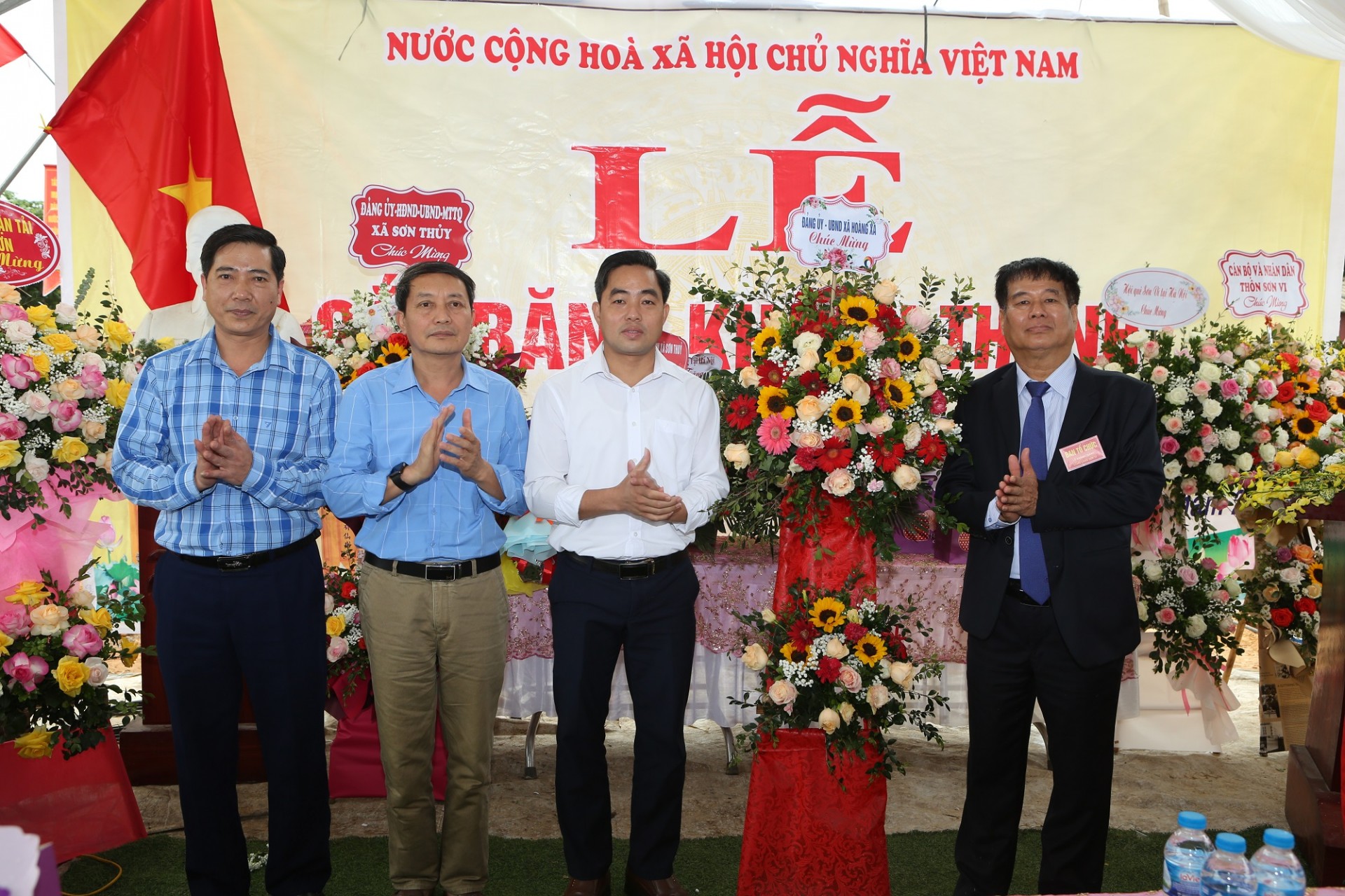 Xã Sơn Thuỷ, huyện Thanh Thuỷ, tỉnh Phú Thọ: Long trọng tổ chức lễ khánh thành cổng làng Sơn Vi Xã Sơn Thuỷ, huyện Thanh Thuỷ, tỉnh Phú Thọ: Long trọng tổ chức lễ khánh thành cổng làng Sơn Vi