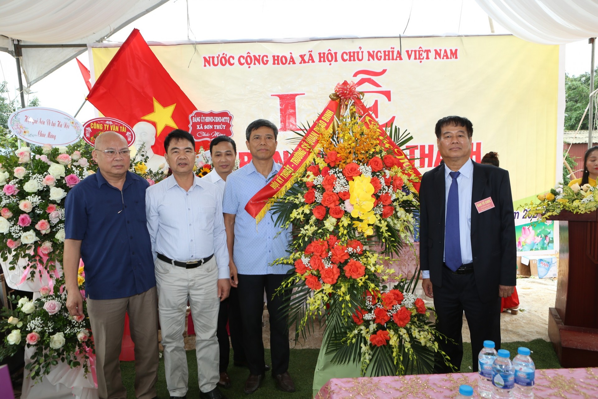 Xã Sơn Thuỷ, huyện Thanh Thuỷ, tỉnh Phú Thọ: Long trọng tổ chức lễ khánh thành cổng làng Sơn Vi Xã Sơn Thuỷ, huyện Thanh Thuỷ, tỉnh Phú Thọ: Long trọng tổ chức lễ khánh thành cổng làng Sơn Vi