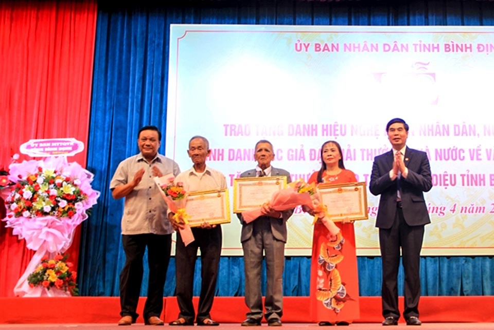 Bình Định tổ chức Lễ trao tặng danh hiệu  Nhà nước “Nghệ nhân Nhân dân” và “Nghệ nhân ưu tú”