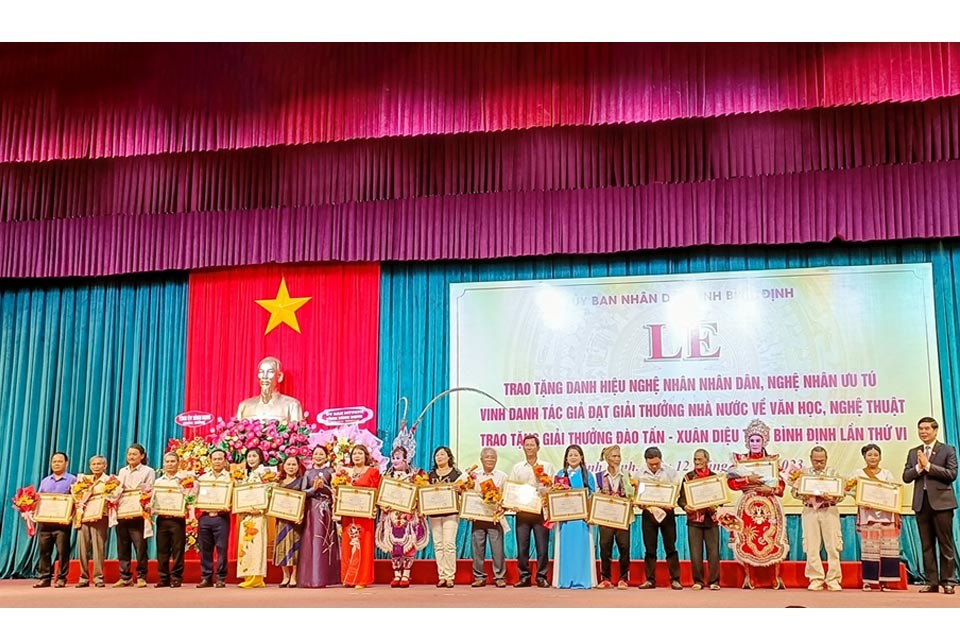 Bình Định tổ chức Lễ trao tặng danh hiệu  Nhà nước “Nghệ nhân Nhân dân” và “Nghệ nhân ưu tú”