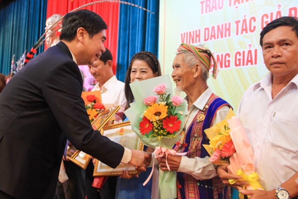 Bình Định tổ chức Lễ trao tặng danh hiệu  Nhà nước “Nghệ nhân Nhân dân” và “Nghệ nhân ưu tú”