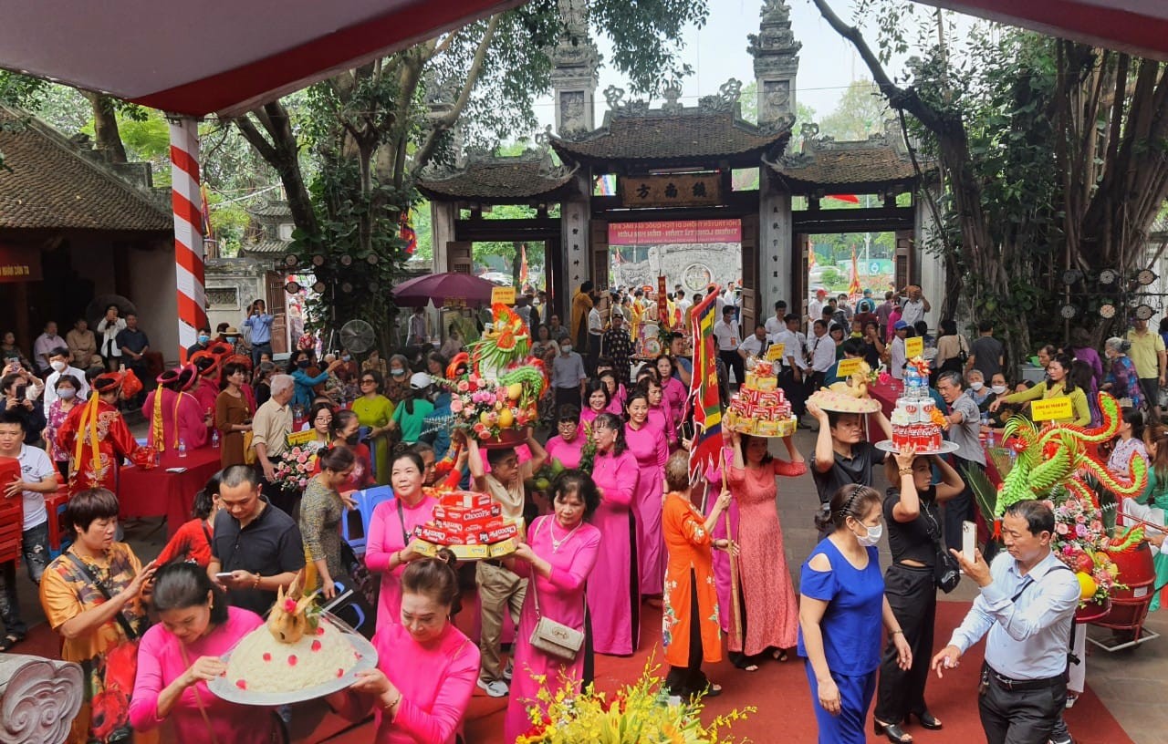 Độc đáo khai hội đền Kim Liên Độc đáo khai hội đền Kim Liên