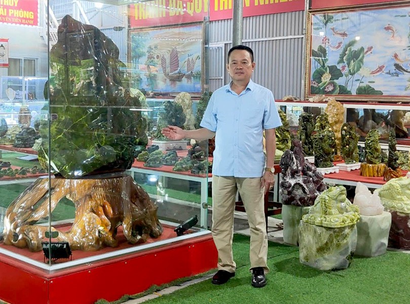 Nghệ nhân Hải Phòng thổi hồn vào đá Nghệ nhân Hải Phòng thổi hồn vào đá