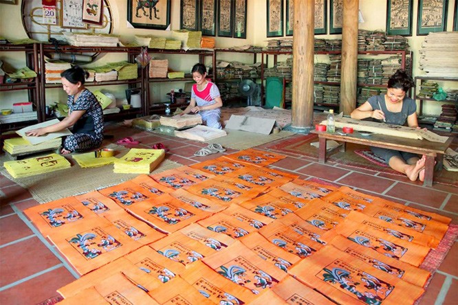 Làng Đông Hồ thuộc xã Song Hồ, huyện Thuận Thành, tỉnh Bắc Ninh là làng nghề truyền thống lâu đời về tranh khắc gỗ dân gian Làng Đông Hồ thuộc xã Song Hồ, huyện Thuận Thành, tỉnh Bắc Ninh là làng nghề truyền thống lâu đời về tranh khắc gỗ dân gian