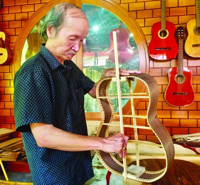 Nghệ nhân Lưu Hoàng Quý vẫn đang mong mỏi có người nối nghiệp mình Nghệ nhân Lưu Hoàng Quý vẫn đang mong mỏi có người nối nghiệp mình