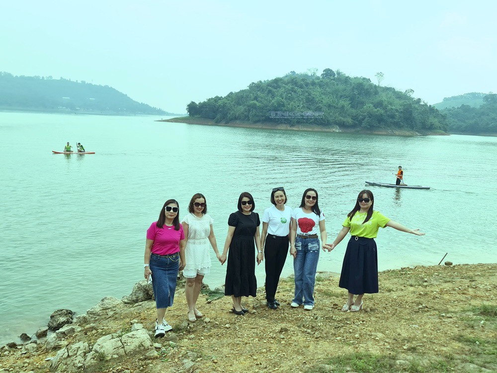 Trải nghiệm du lịch trên hồ Núi Cốc Trải nghiệm du lịch trên hồ Núi Cốc