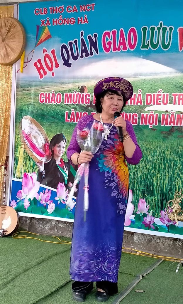 Câu lạc bộ thơ ca người cao tuổi xã Hồng Hà hoạt động tích cực Câu lạc bộ thơ ca người cao tuổi xã Hồng Hà hoạt động tích cực