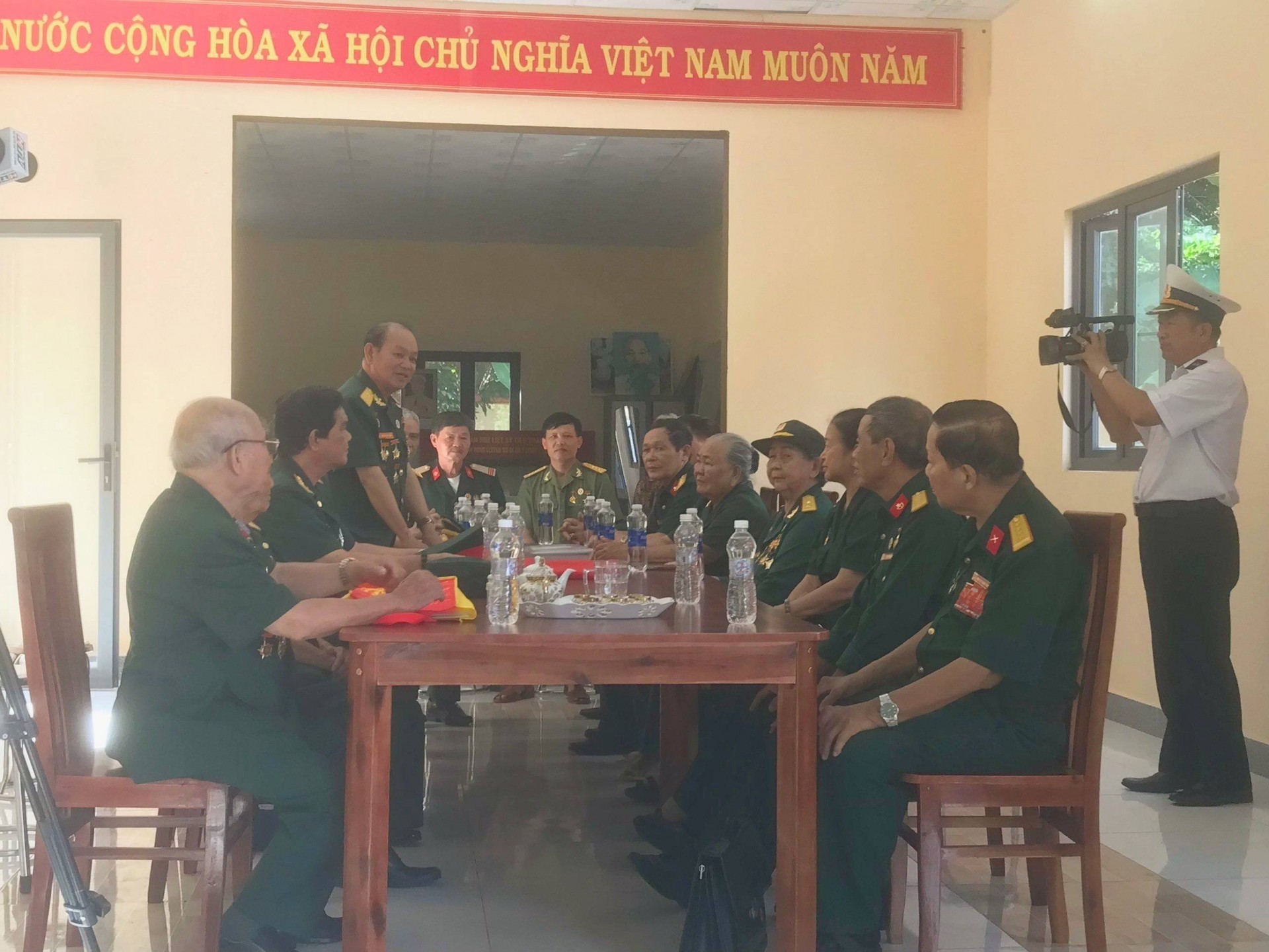 Ban tổ chức chương trình họp bàn, trao đổi và phát biểu ý kiến