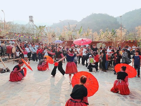 Đến Mộc Châu tham gia Ngày hội du lịch văn hóa 2023