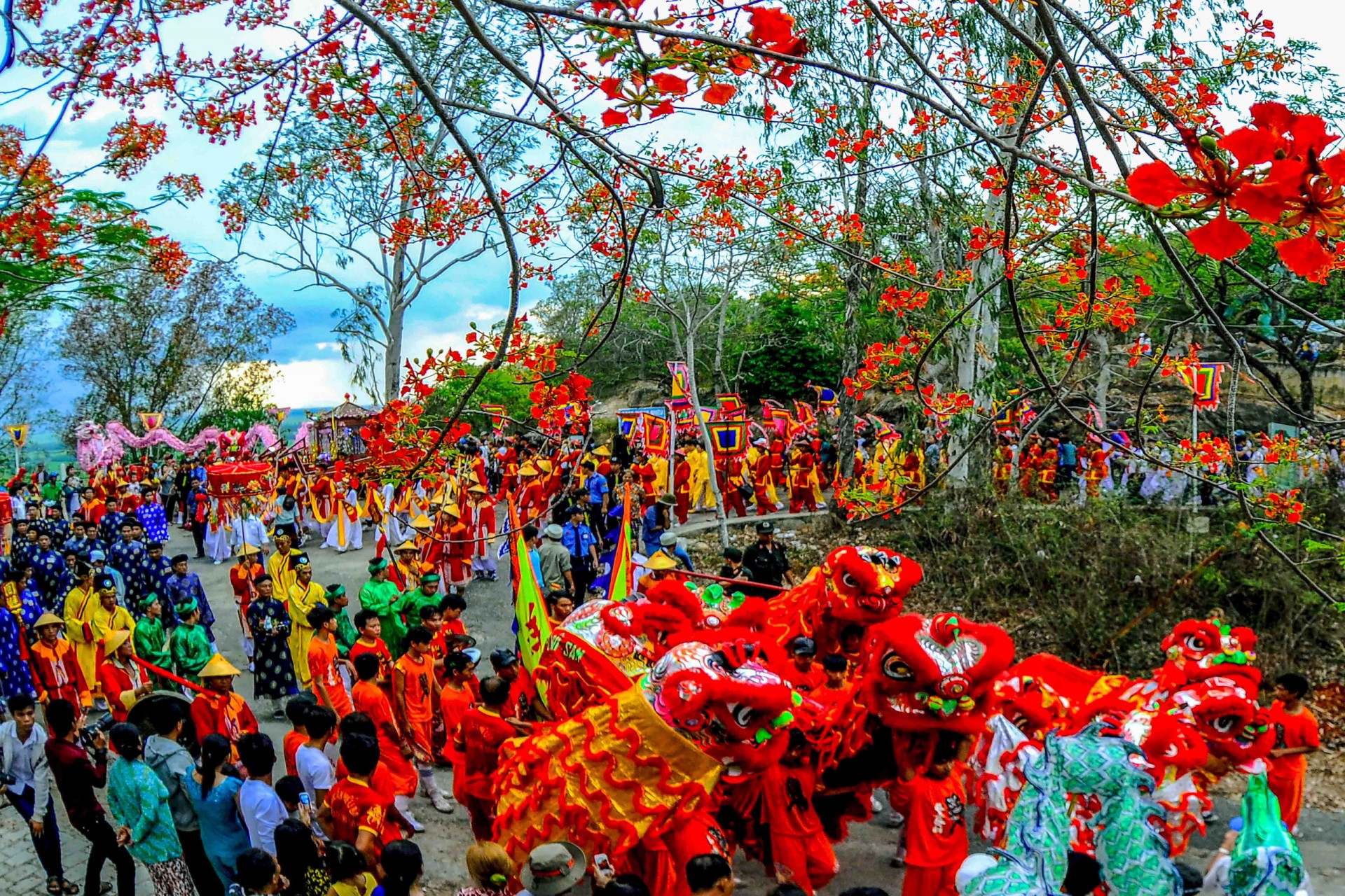 Lễ hội Vía Bà chúa xứ núi Sam. Lễ hội Vía Bà chúa xứ núi Sam.