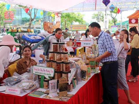 ngay hoi quang ba san pham ocop cua 15 tinh thanh khu vuc mien trung tay nguyen