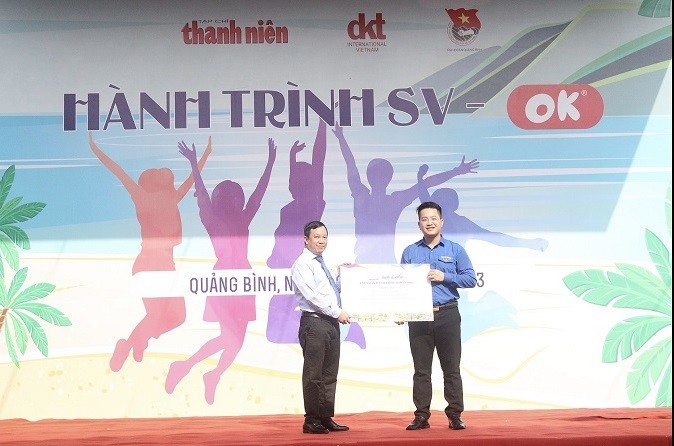 Hưởng ứng Năm chuyển đổi số các hoạt động của tổ chức Đoàn, Tạp chí Thanh niên tặng 10.000 thẻ thư viện điện tử số 100 năm cho ĐVTN tỉnh Quảng Bình Hưởng ứng Năm chuyển đổi số các hoạt động của tổ chức Đoàn, Tạp chí Thanh niên tặng 10.000 thẻ thư viện điện tử số 100 năm cho ĐVTN tỉnh Quảng Bình