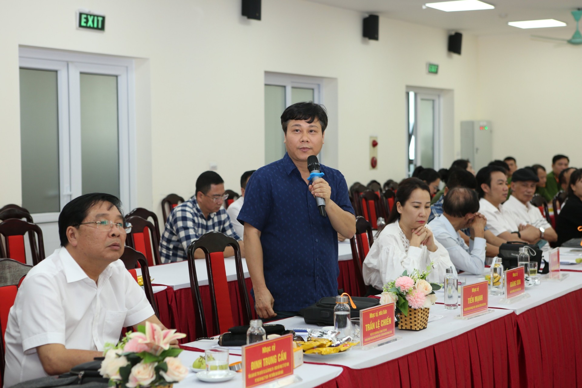 Hội nghị sơ kết 01 tháng triển khai cuộc thi sáng tác ca khúc chủ đề “Công an quận Bắc Từ Liêm - Những mùa hoa chiến công” Hội nghị sơ kết 01 tháng triển khai cuộc thi sáng tác ca khúc chủ đề “Công an quận Bắc Từ Liêm - Những mùa hoa chiến công”