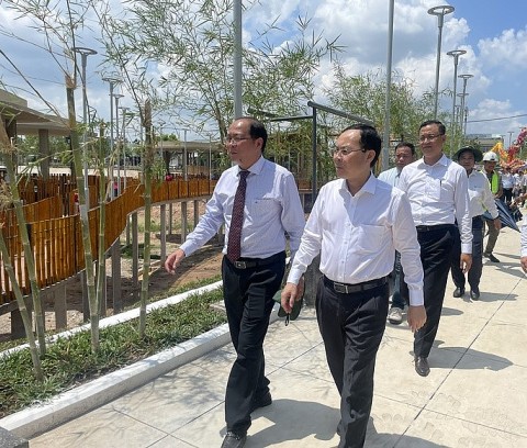khanh thanh cong vien du lich sinh thai dau tien o hoc mon