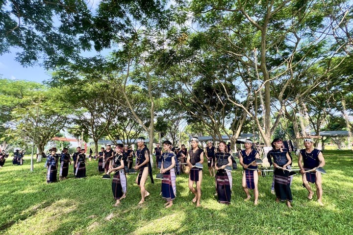 Hơn 400 nghệ nhân tham gia Ngày hội Văn hóa - Thể thao các dân tộc thiểu số huyện Đak Pơ