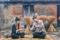 Độc đáo nghề làm hương trám đen làng Chóa