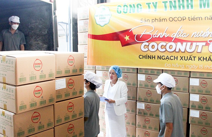 200.000 sản phẩm bánh dừa mè của Công ty TNHH Mỹ Phương Food - sản phẩm OCOP của Đà Nẵng xuất khẩu sang thị trường Trung Quốc 200.000 sản phẩm bánh dừa mè của Công ty TNHH Mỹ Phương Food - sản phẩm OCOP của Đà Nẵng xuất khẩu sang thị trường Trung Quốc