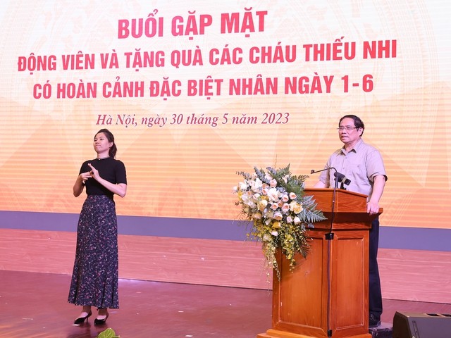 Thủ tướng giá cao, biểu dương những nỗ lực, kết quả đạt được của thầy và trò của hai ngôi trường nói riêng và hệ thống các trường chuyên biệt trên cả nước nói chung - Ảnh: VGP/Nhật Bắc Thủ tướng giá cao, biểu dương những nỗ lực, kết quả đạt được của thầy và trò của hai ngôi trường nói riêng và hệ thống các trường chuyên biệt trên cả nước nói chung - Ảnh: VGP/Nhật Bắc