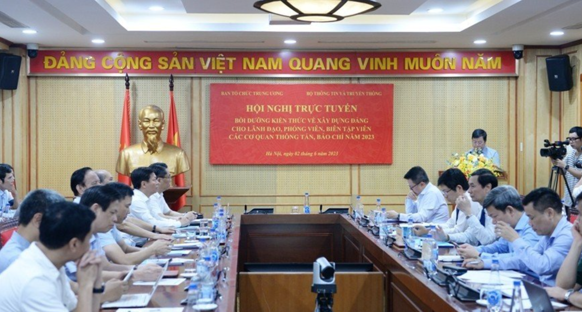 Bồi dưỡng kiến thức về xây dựng Đảng cho lãnh đạo, phóng viên, biên tập viên