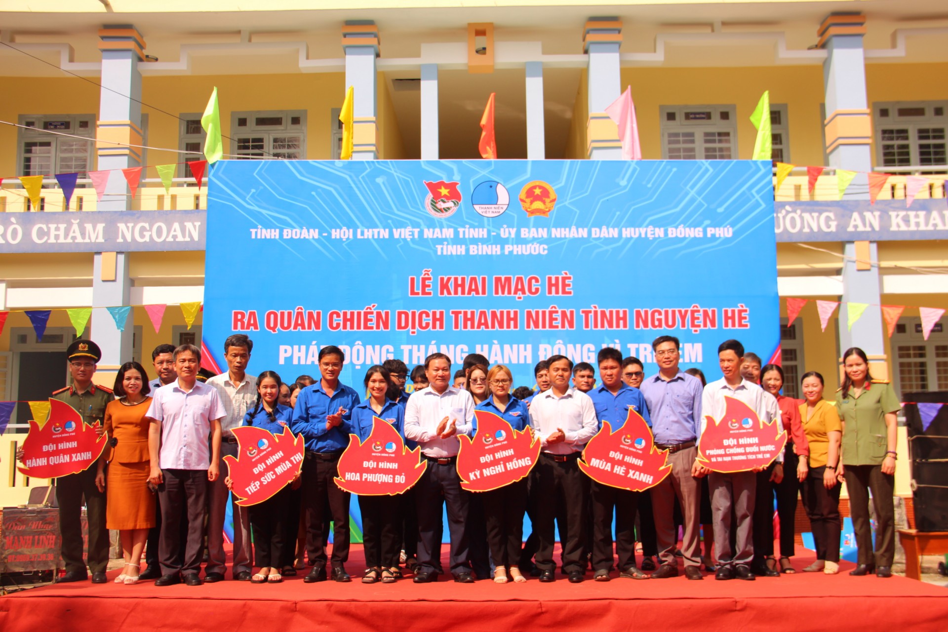 Ban Tổ chức ra mắt các đội hình tình nguyện