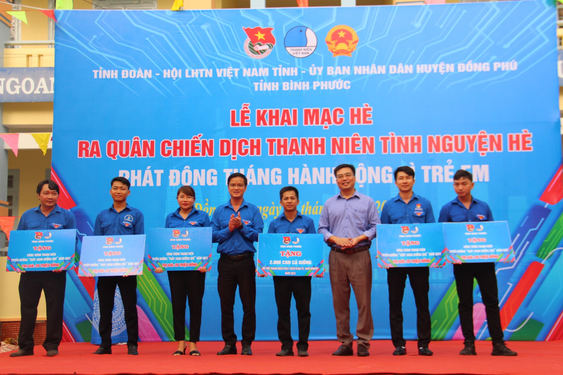 Ra mắt Ban Chủ nhiệm đề án “Phát huy vai trò xung kích, tình nguyện, sáng tạo của tổ chức Đoàn, đoàn viên thanh niên trong ứng dụng khoa học công nghệ và tham gia xây dựng xã hội số trên một số lĩnh vực, giai đoạn 2021 - 2025” và Ban Chỉ huy đội thanh niên tình nguyện về chuyển đổi số xã hội tỉnh Bình Phước