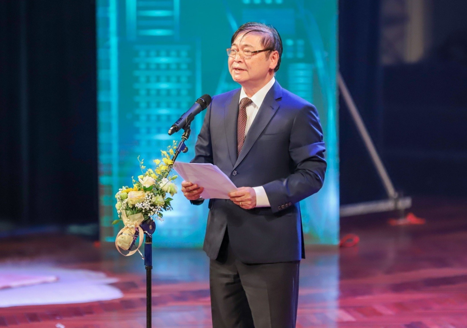 Chủ tịch Liên hiệp các Hội khoa học và Kỹ thuật Việt Nam - TSKH Phan Xuân Dũng phát biểu tại Chương trình. Chủ tịch Liên hiệp các Hội khoa học và Kỹ thuật Việt Nam - TSKH Phan Xuân Dũng phát biểu tại Chương trình.