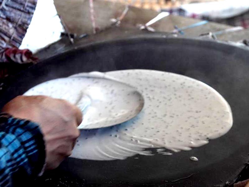 Bàn tay khéo léo của những người thợ. Bàn tay khéo léo của những người thợ.