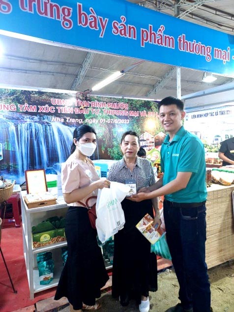 Sản phẩm OCOP 5 sao Bình Phước tại  “Hội chợ Thương mại – Du lịch quốc tế Nha Trang 2023” Sản phẩm OCOP 5 sao Bình Phước tại  “Hội chợ Thương mại – Du lịch quốc tế Nha Trang 2023”