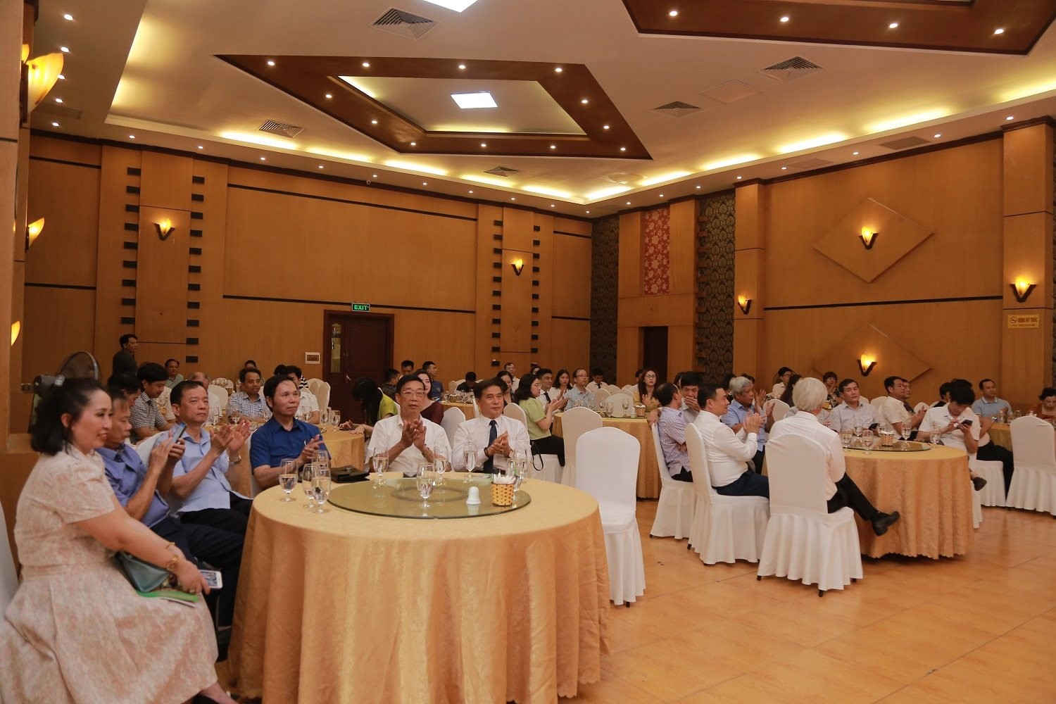 Toàn cảnh buổi khai trương Văn phòng đại diện Khu vực Bắc Trung Bộ của Tạp chí điện tử Môi trường và Cuộc sống