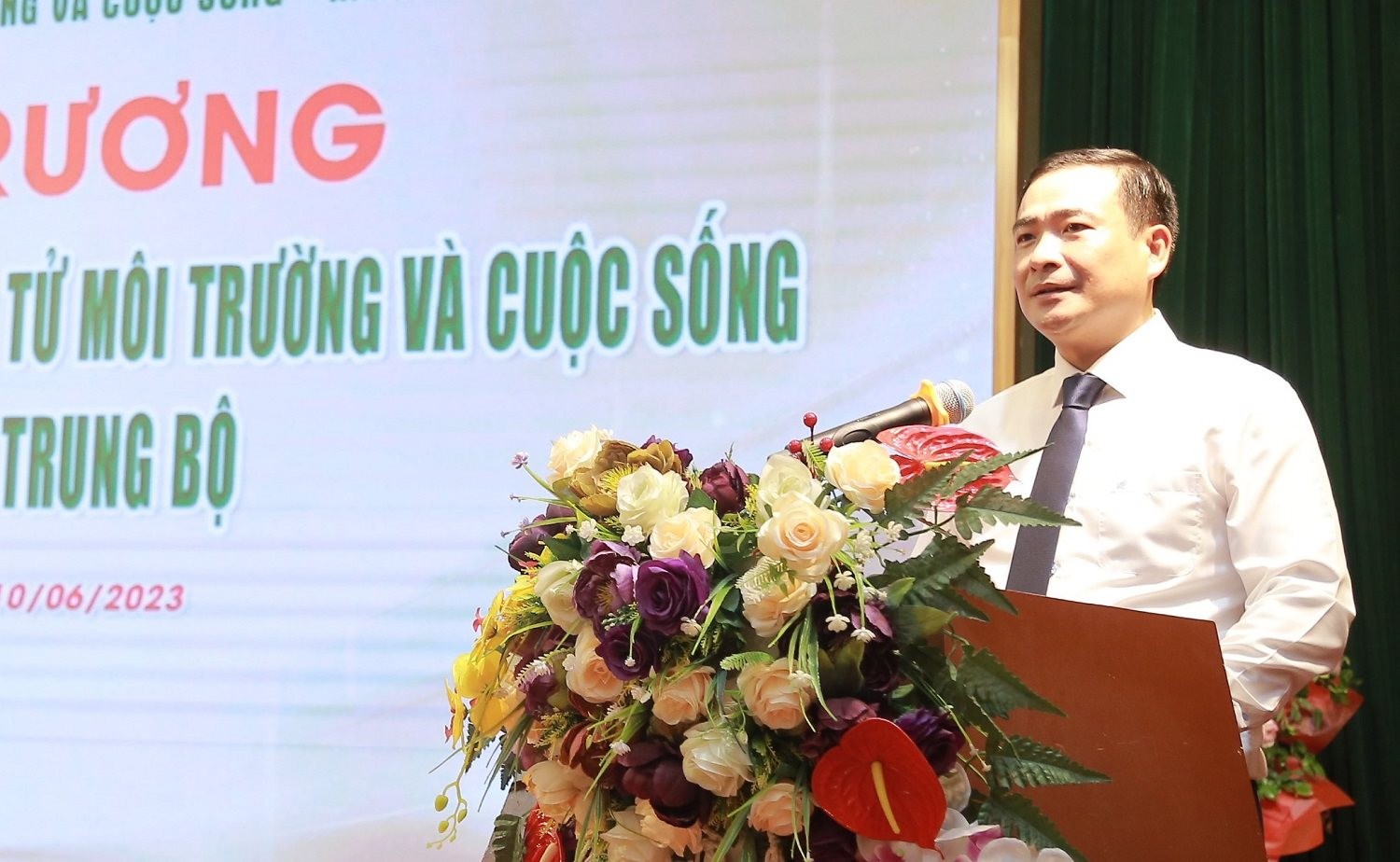 Ông Nguyễn Văn Toàn – Bí thư chi bộ, Tổng biên tập Tạp chí điện tử Môi trường và Cuộc sống phát biểu tại buổi khai trương