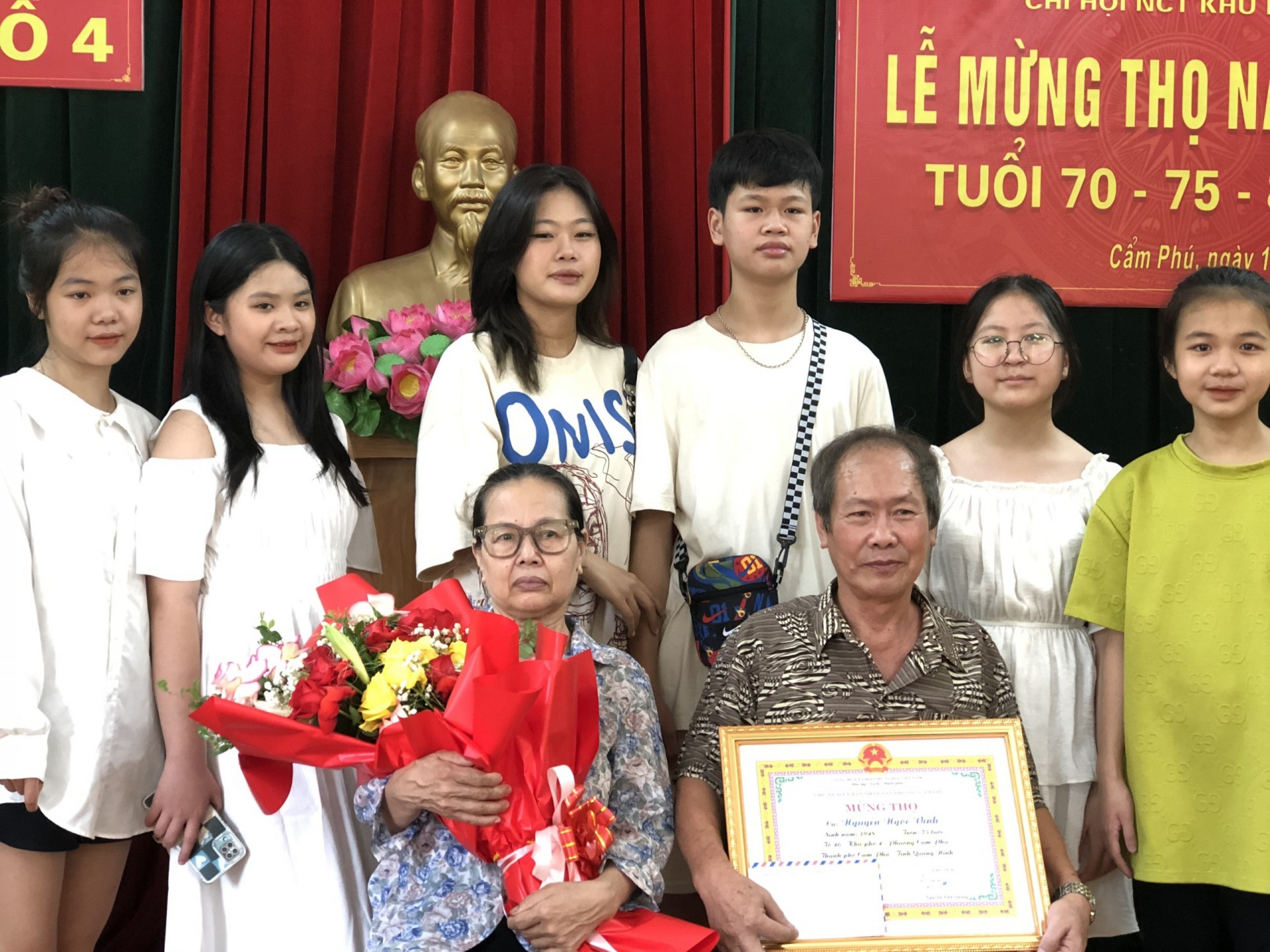 Khu phố 4 Phường Cẩm Phú tổ chức Lễ mừng thọ cho Người cao tuổi năm 2023 Khu phố 4 Phường Cẩm Phú tổ chức Lễ mừng thọ cho Người cao tuổi năm 2023