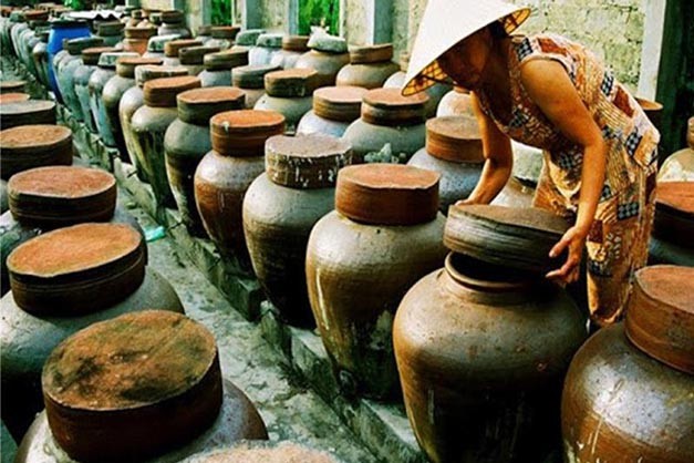 Nước mắm Phan Thiết - đặc sản ẩm thực Việt Nam Nước mắm Phan Thiết - đặc sản ẩm thực Việt Nam