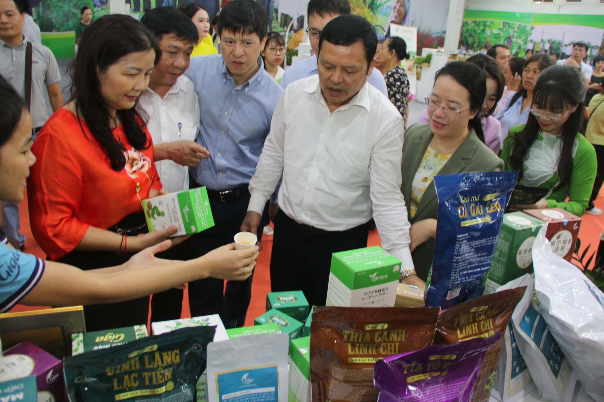 Hà Nội trao chứng nhận cho 518 sản phẩm OCOP