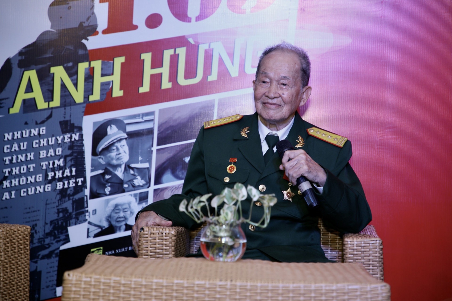 Đại tá Nguyễn Văn Tàu chia sẻ những ký ức hào hùng về cụm tình báo H63 và ngành tình báo Việt Nam Đại tá Nguyễn Văn Tàu chia sẻ những ký ức hào hùng về cụm tình báo H63 và ngành tình báo Việt Nam