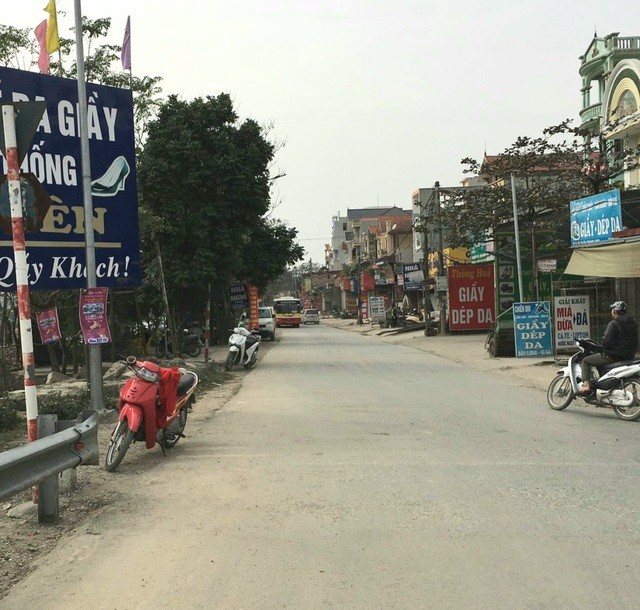 Huyện Phú Xuyên nổi tiếng với làng nghề làm da giày truyền thống.da giày truyền thống Huyện Phú Xuyên nổi tiếng với làng nghề làm da giày truyền thống.da giày truyền thống