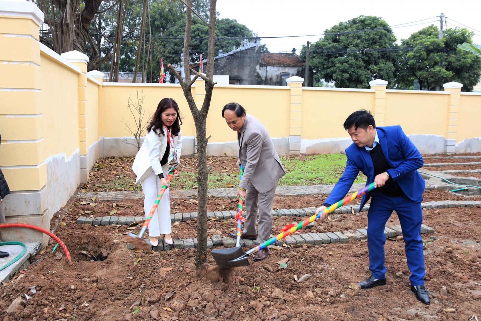 Hà Nội: Trung tâm Y tế huyện Ứng Hoà 3 năm liền được Thành phố tặng cờ thi đua xuất sắc Hà Nội: Trung tâm Y tế huyện Ứng Hoà 3 năm liền được Thành phố tặng cờ thi đua xuất sắc