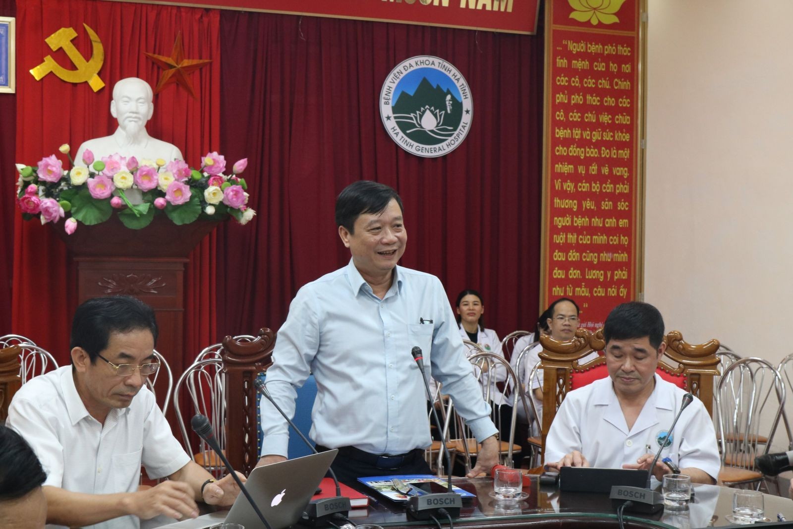 Giám đốc Sở Y tế Nguyễn Minh Đức phát biểu tại đợt kiểm tra, đánh giá Bệnh viện Đa khoa tỉnh Hà Tĩnh Giám đốc Sở Y tế Nguyễn Minh Đức phát biểu tại đợt kiểm tra, đánh giá Bệnh viện Đa khoa tỉnh Hà Tĩnh