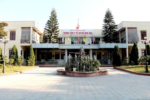 Hà Nội: Trung tâm Y tế huyện Ứng Hoà 3 năm liền được Thành phố tặng cờ thi đua xuất sắc