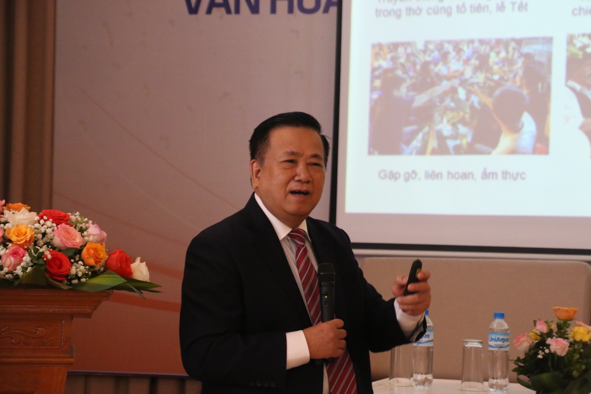 ông Nguyễn Văn Việt – Chủ tịch Hiệp hội Bia – Rượu – Nước giải khát Việt Nam phát biểu tại hội nghị. ông Nguyễn Văn Việt – Chủ tịch Hiệp hội Bia – Rượu – Nước giải khát Việt Nam phát biểu tại hội nghị.