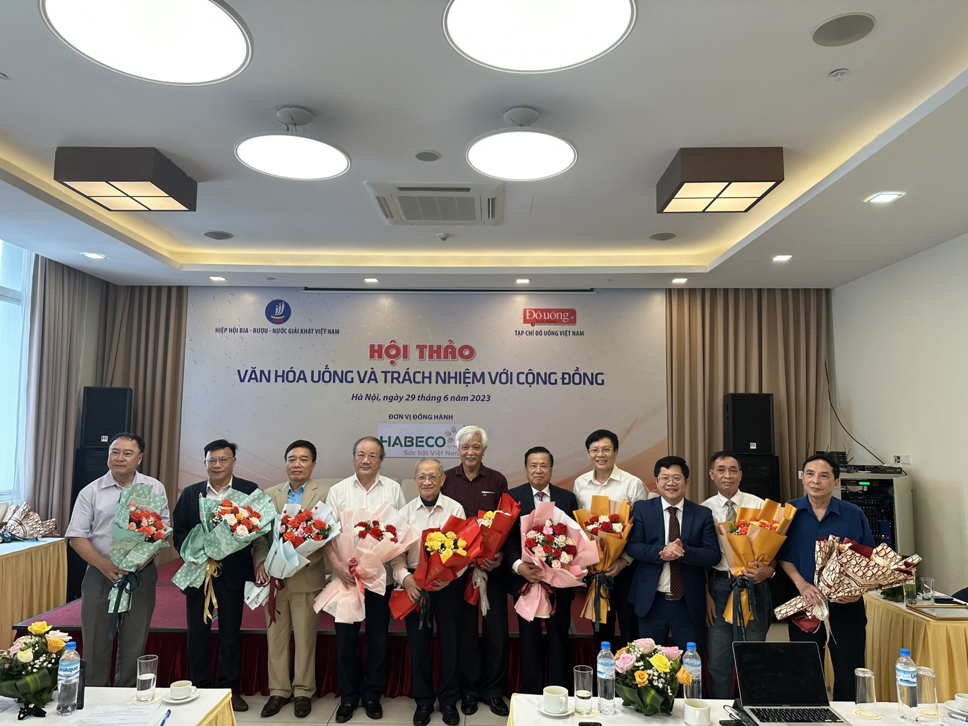 Văn hóa uống và trách nhiệm với cộng đồng Văn hóa uống và trách nhiệm với cộng đồng