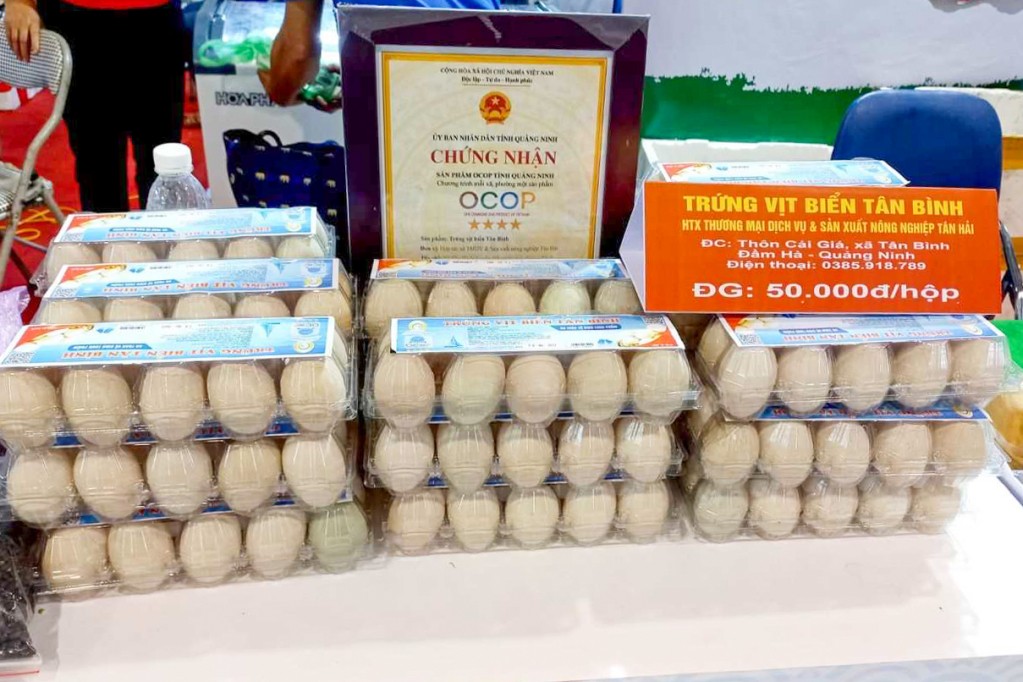 Sản phẩm trứng vịt biển Tân Bình được giới thiệu tại Hội chợ OCOP Quảng Ninh - Hè 2023. Ảnh: Quốc Nghị (Trung tâm TT-VH Đầm Hà) Sản phẩm trứng vịt biển Tân Bình được giới thiệu tại Hội chợ OCOP Quảng Ninh - Hè 2023. Ảnh: Quốc Nghị (Trung tâm TT-VH Đầm Hà)