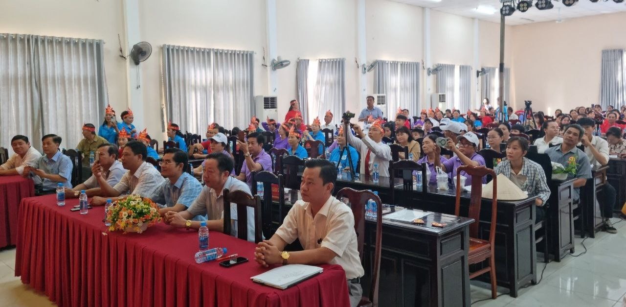 Các lãnh đạo tham dự Hội thi