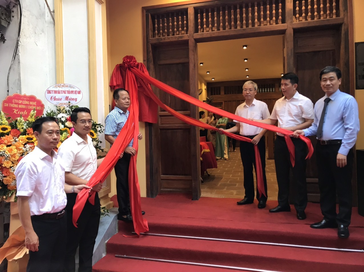 Quận Hoàn Kiếm: Gắn biển công trình tu bổ, tôn tạo đình Trung Yên