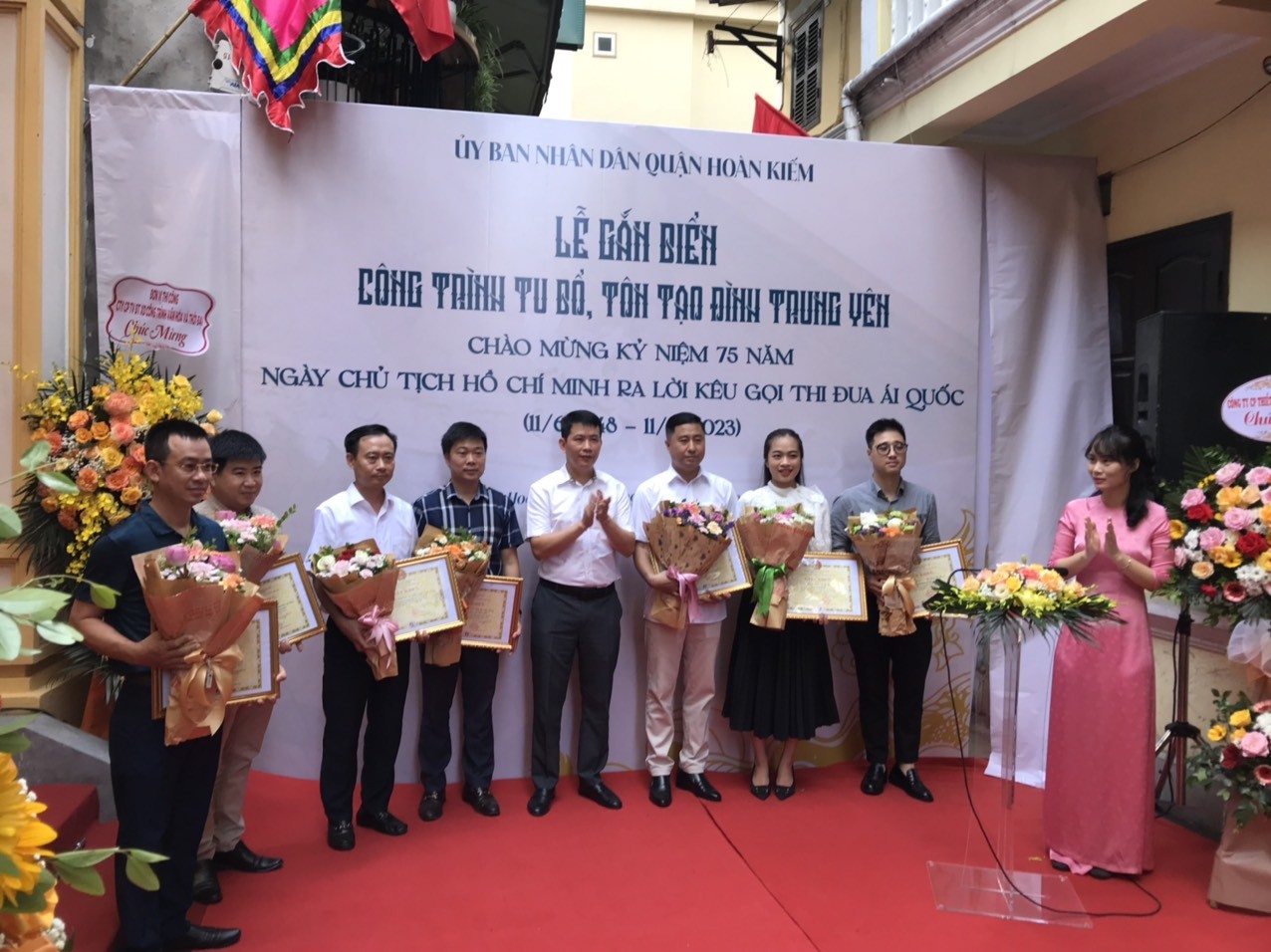 Quận Hoàn Kiếm: Gắn biển công trình tu bổ, tôn tạo đình Trung Yên