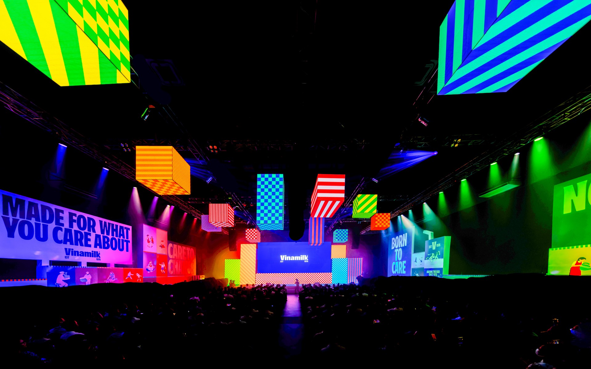 NHẬN DIỆN THƯƠNG HIỆU MỚI CỦA VINAMILK “PHỦ XANH” MẠNG XÃ HỘI NHẬN DIỆN THƯƠNG HIỆU MỚI CỦA VINAMILK “PHỦ XANH” MẠNG XÃ HỘI