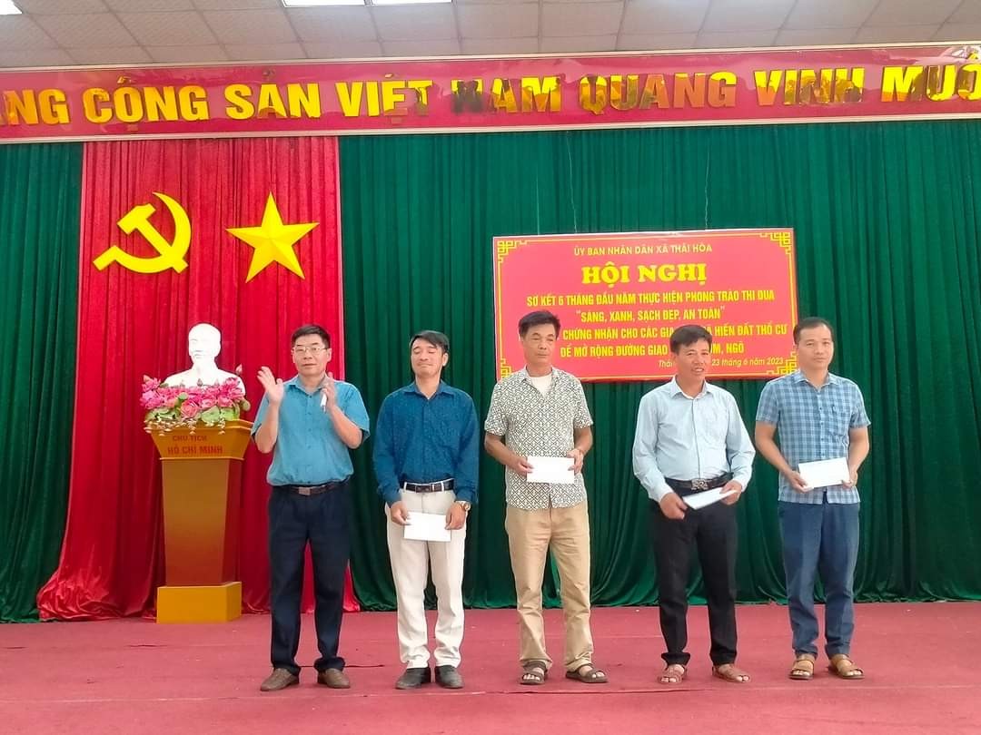Huyện Ba Vì (Hà Nội): Xã Thái Hòa sơ kết 6 tháng đầu năm 2023 và biểu dương các gia đình hiến đất, góp phần xây dựng nông thôn mới Huyện Ba Vì (Hà Nội): Xã Thái Hòa sơ kết 6 tháng đầu năm 2023 và biểu dương các gia đình hiến đất, góp phần xây dựng nông thôn mới